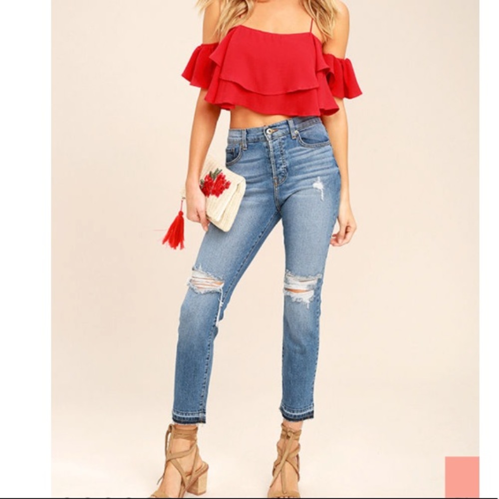 Red off the shoulder crop top. In NEW Condition